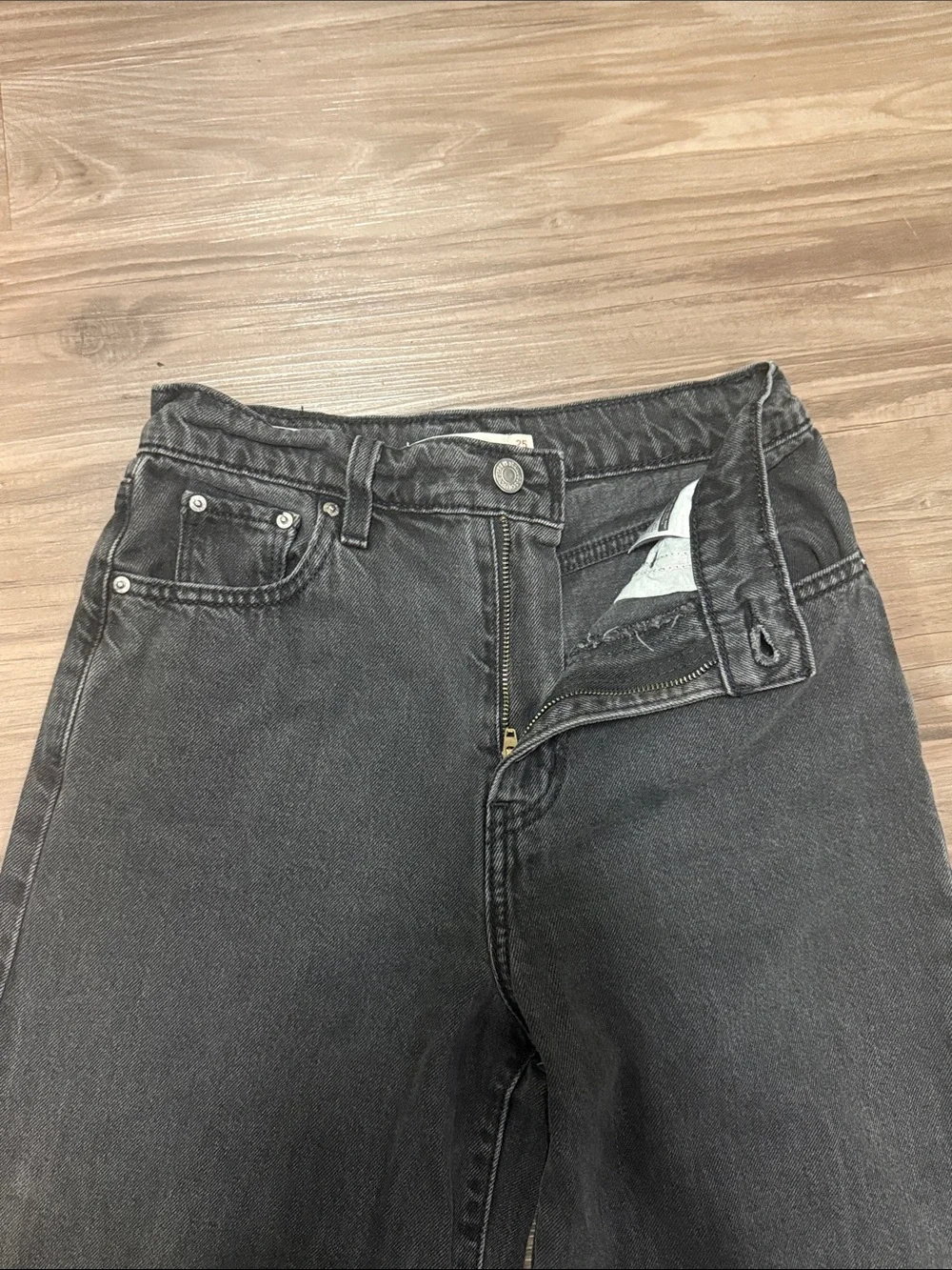 Levi's Premium Balloon Leg Jeans 25 Black Rose Cropped High Rise $98